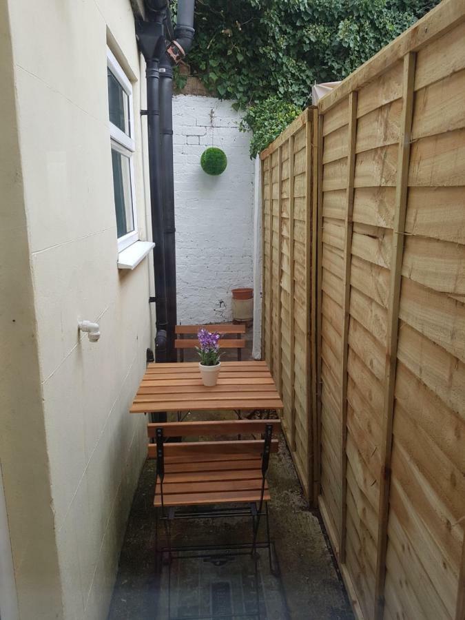 Central Cheltenham House - Sleeps 4/Pet Friendly المظهر الخارجي الصورة